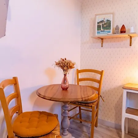 Bed & Breakfast D'hotes A Avec Petit Dejeuner - Fr-1-622-119 3*